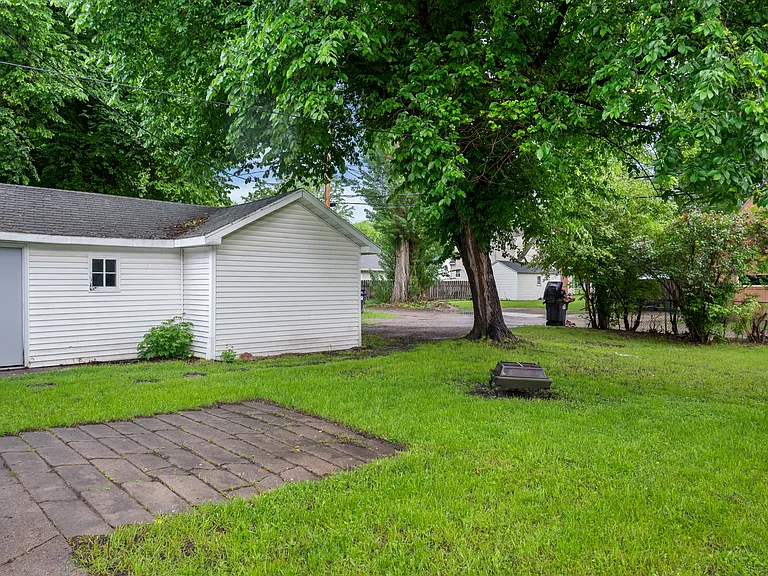 2205 University Ave — Photo 3