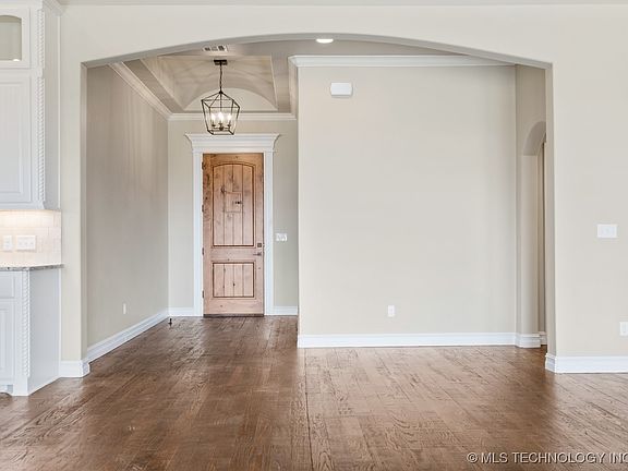 3rd image of 118 E 166th Pl S