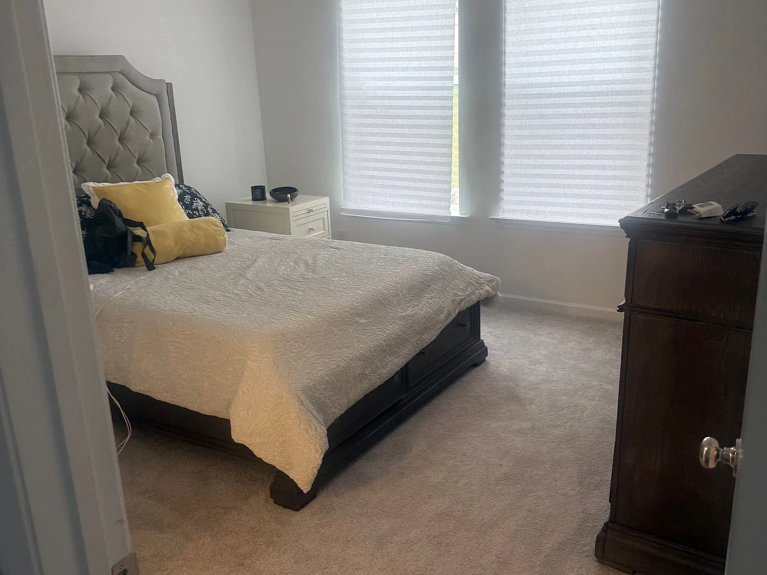 Furnished 1 Bedroom Private Bathroom — Photo 3
