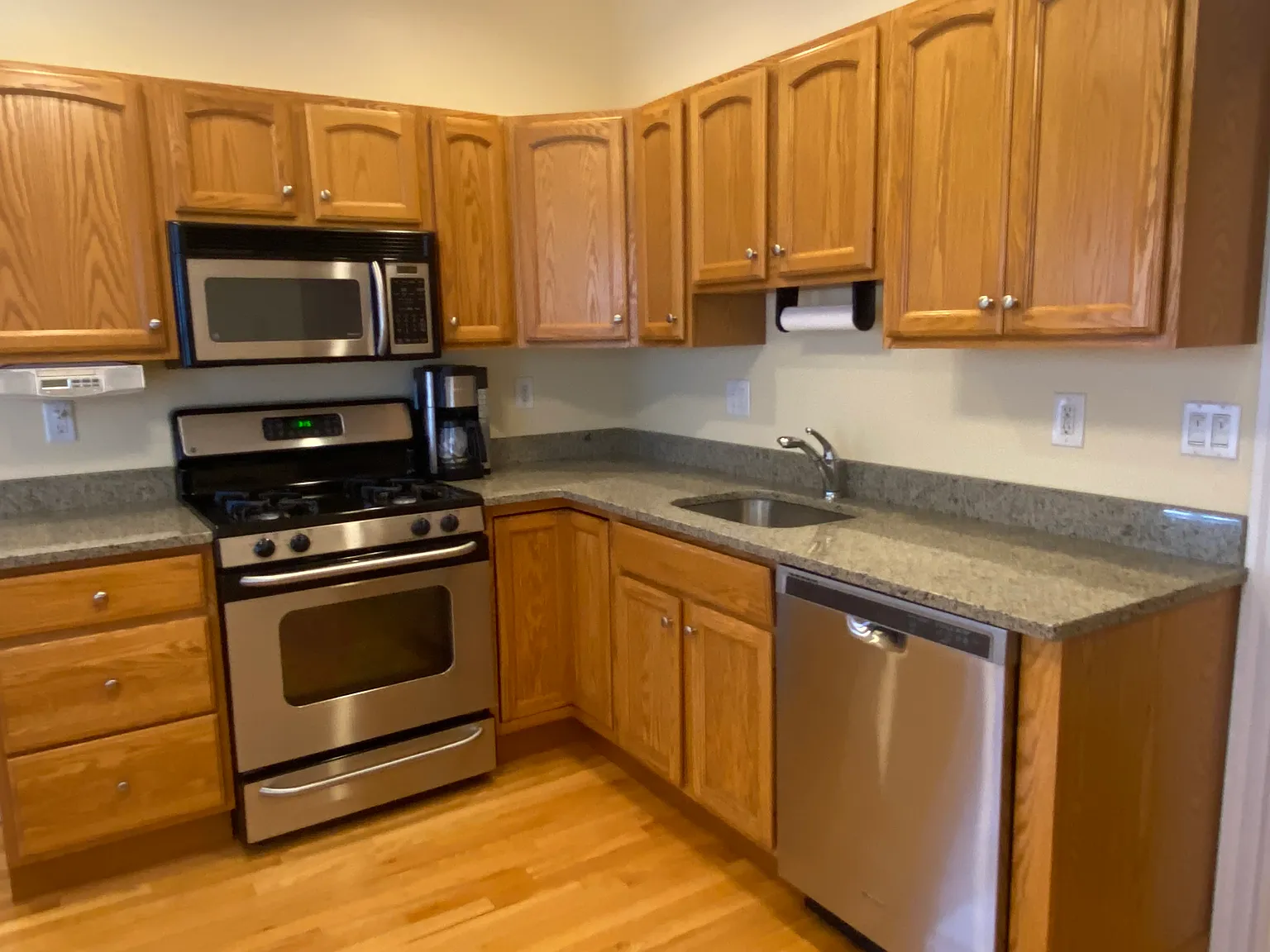 1 bed, $2,000 — Photo 3