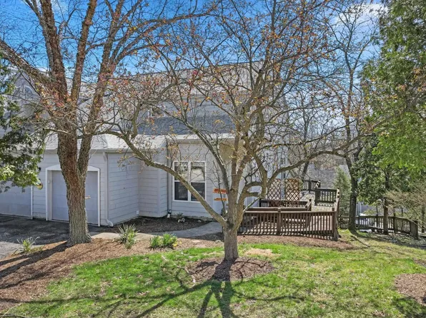 9690 S Bay Pointe Ct, Bloomington, IN 47401