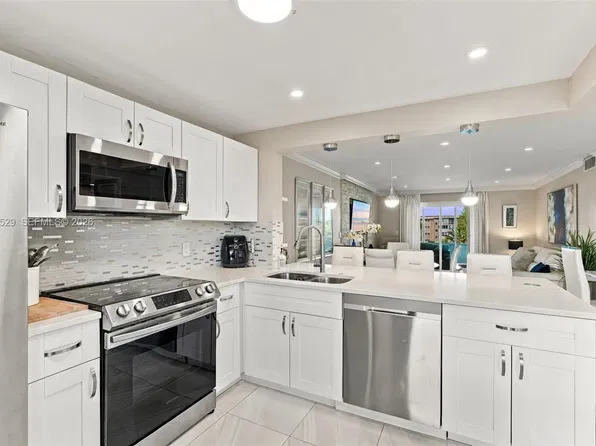 2400 NE 1st Ln #3140, Boynton Beach, FL 33435