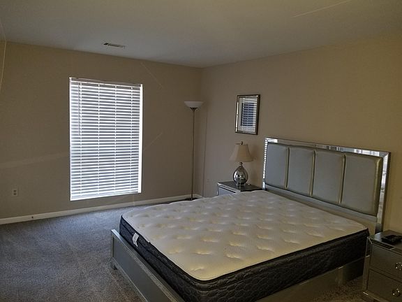 2nd image of 3201 Pine Heights Dr NE #1