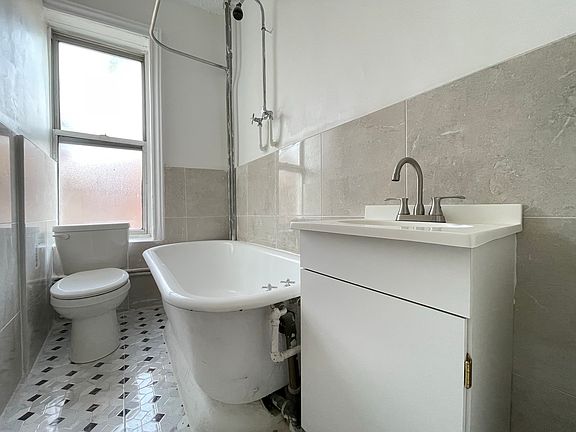 4th image of 5718 Fort Hamilton Pkwy #B15