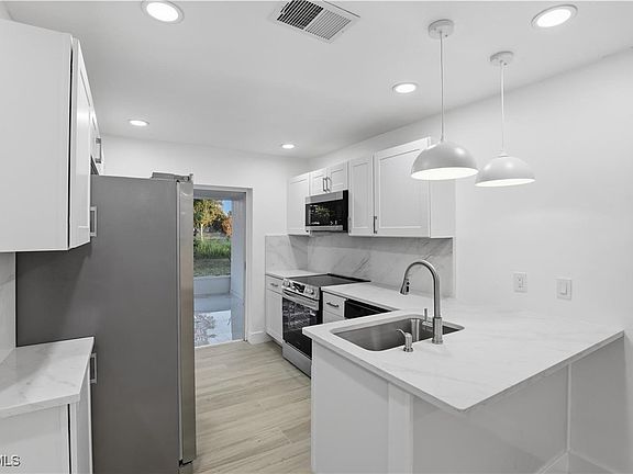 5th image of 7599 Winged Foot Dr