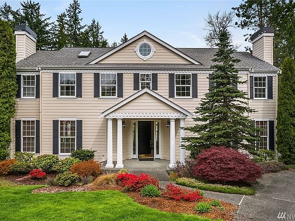This timeless colonial offers 4 bedrooms + den/5th bedroom, 2.75 baths, a bonus room, and so much more. 