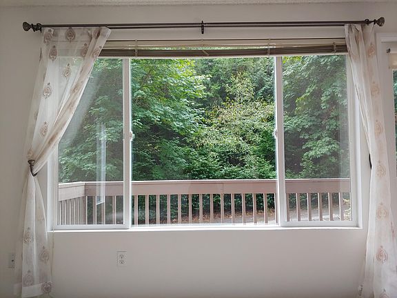 5th image of 17020 NE 2nd Pl