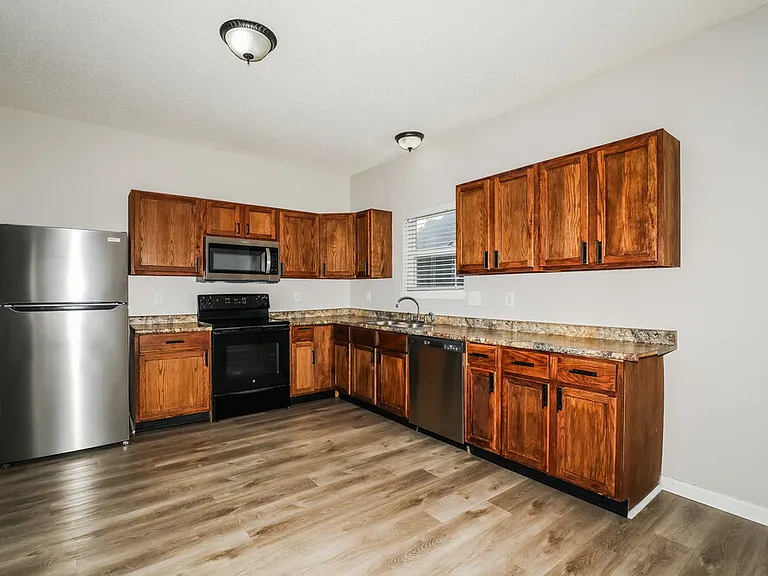 5810 Long Lake Ln — Photo 7