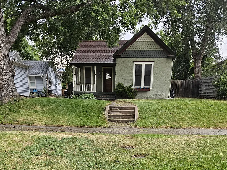 912 N Royer St — Photo 1