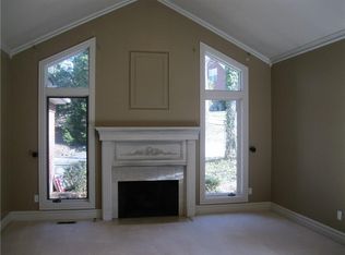 2817 W Green Acres Rd, Rogers, AR 72758