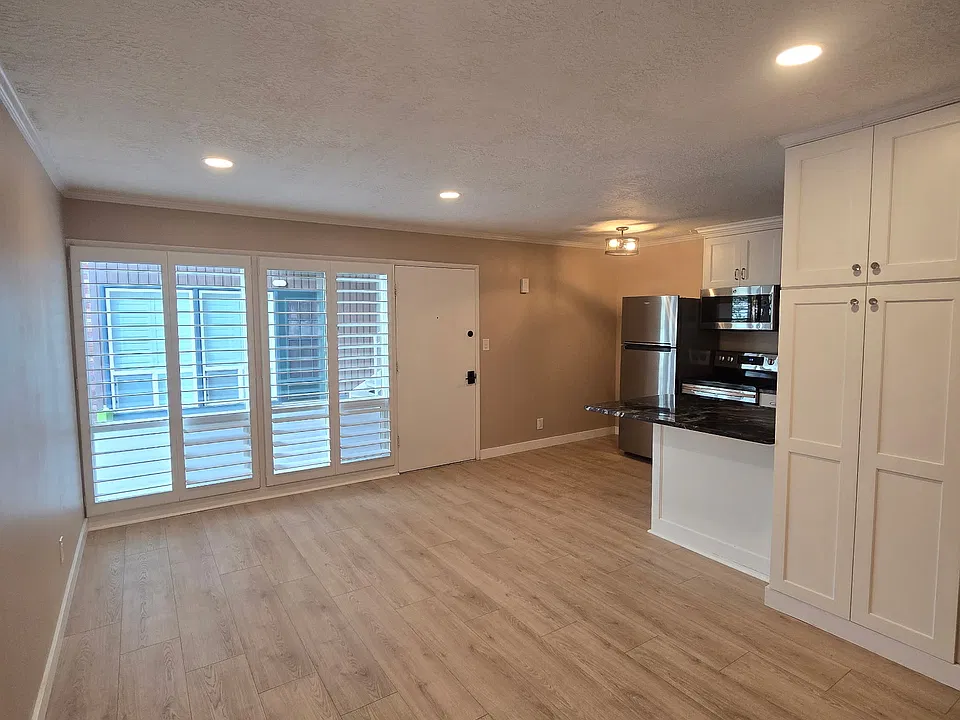 73 F St #1