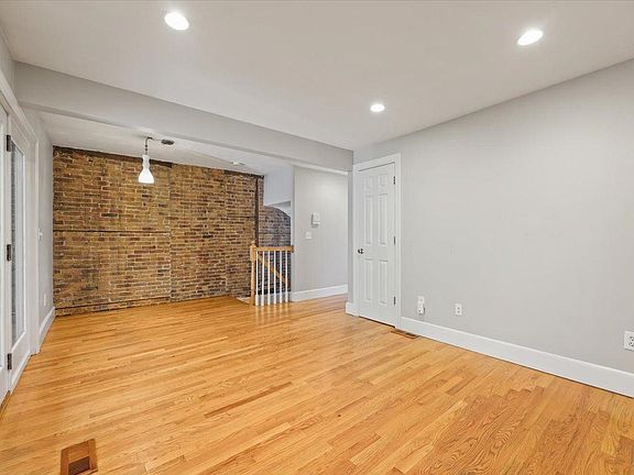 3rd image of 51 Russell St #1