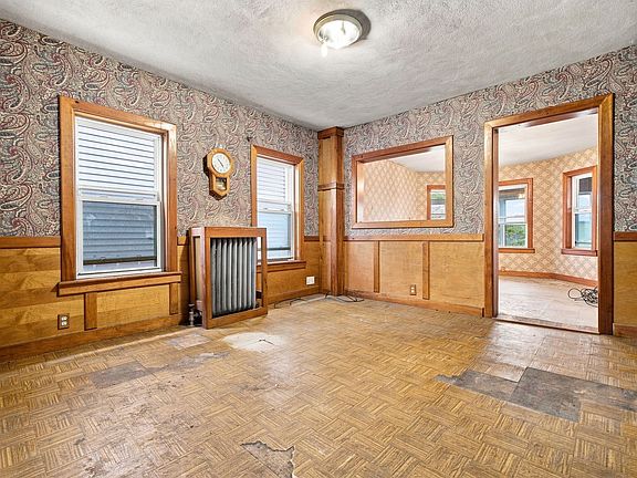 5th image of 638 Mystic Ave
