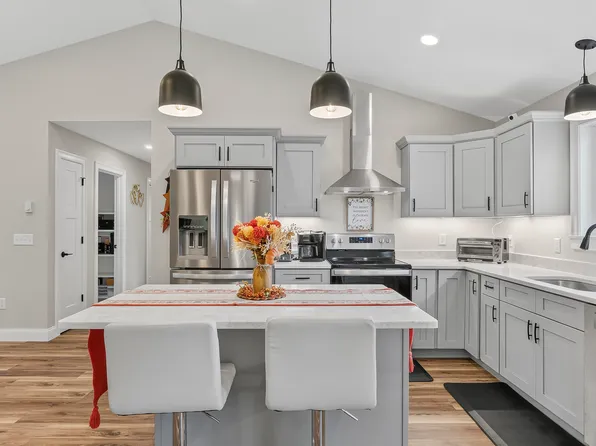 106 Westview Drive, Sanford, ME 04073