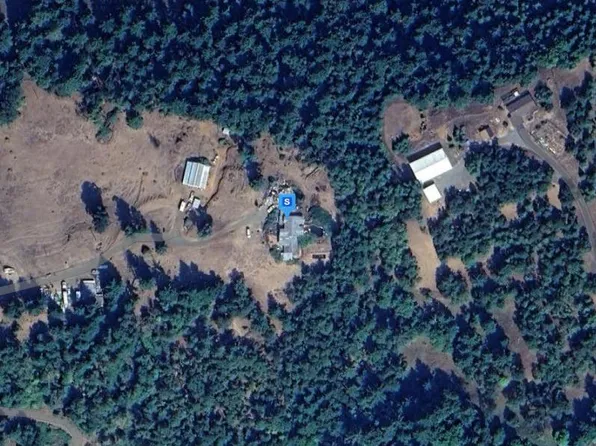 1784 Oakwood Dr, Oakland, OR 97462