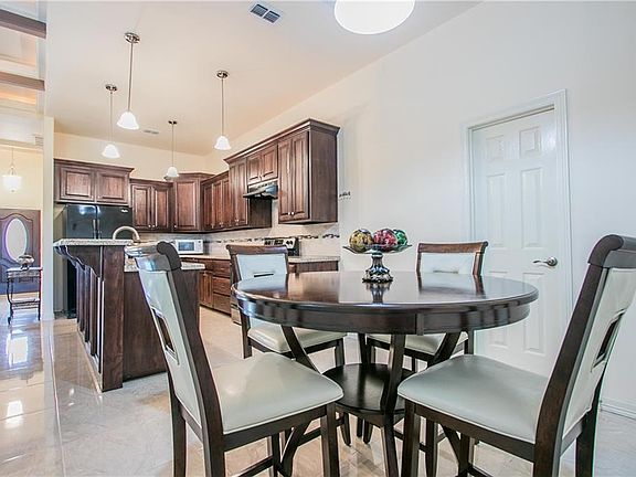 5th image of 3521 Los Lagos Dr