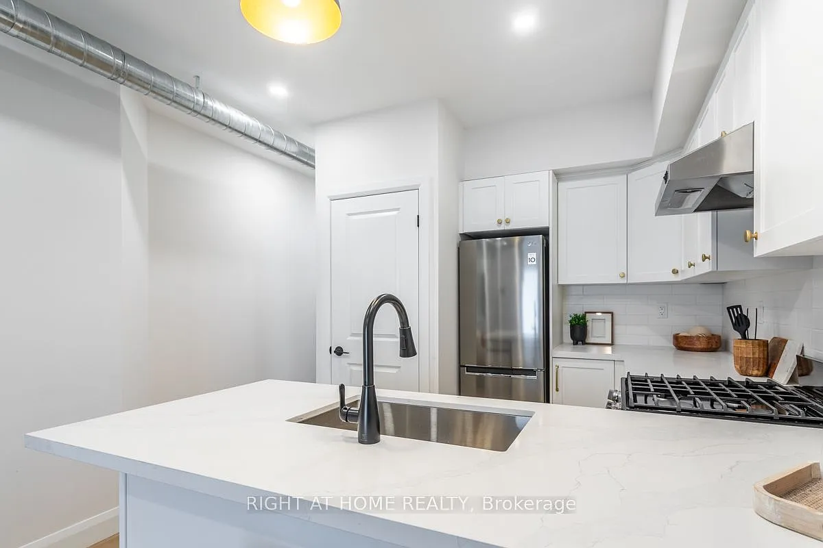 Building Photo - 113 Catharine St N #1