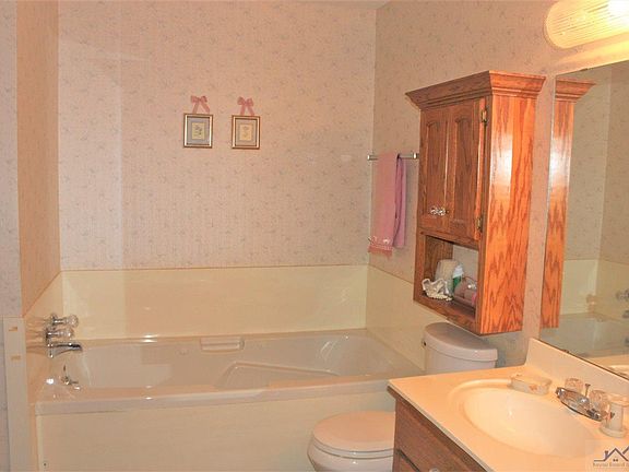 5th image of 100 Hermitage Dr