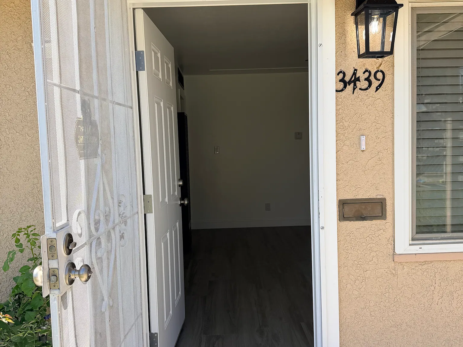 1 bed, 800 sqft, $1,350 — Photo 2