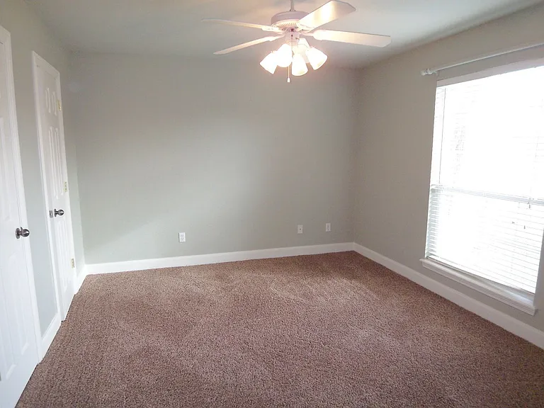 7010 Hansford Cir — Photo 4