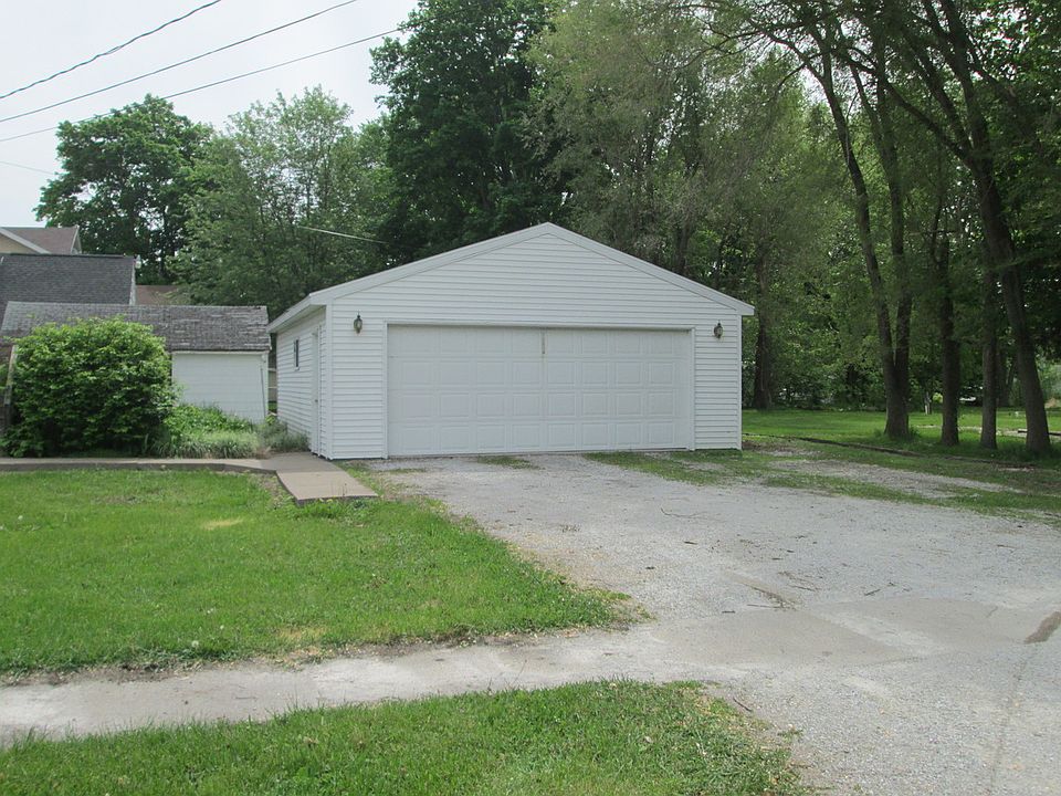 2nd image of 805 E 3rd Ave