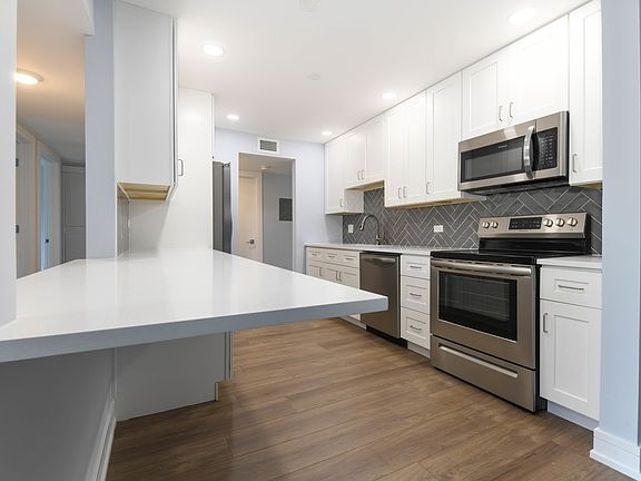 4th image of 650 Murray Ln Unit 303