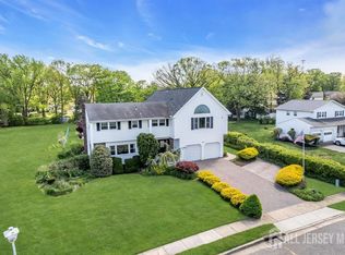 27 Rota Dr, Parlin, NJ 08859