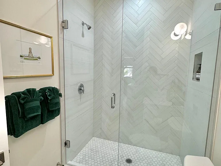 436 Monroe Dr — Photo 13