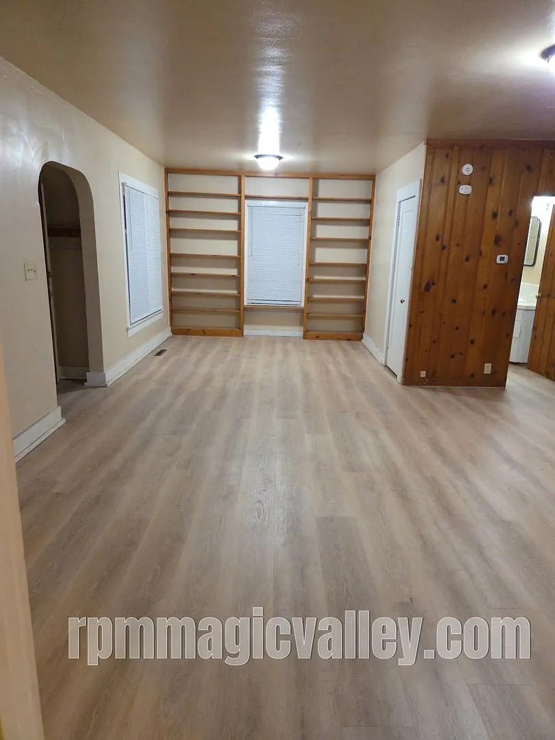Large 3 bedroom — Photo 3