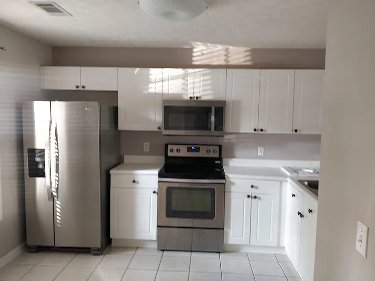 1477 N Donahue Dr #2106 — Photo 2