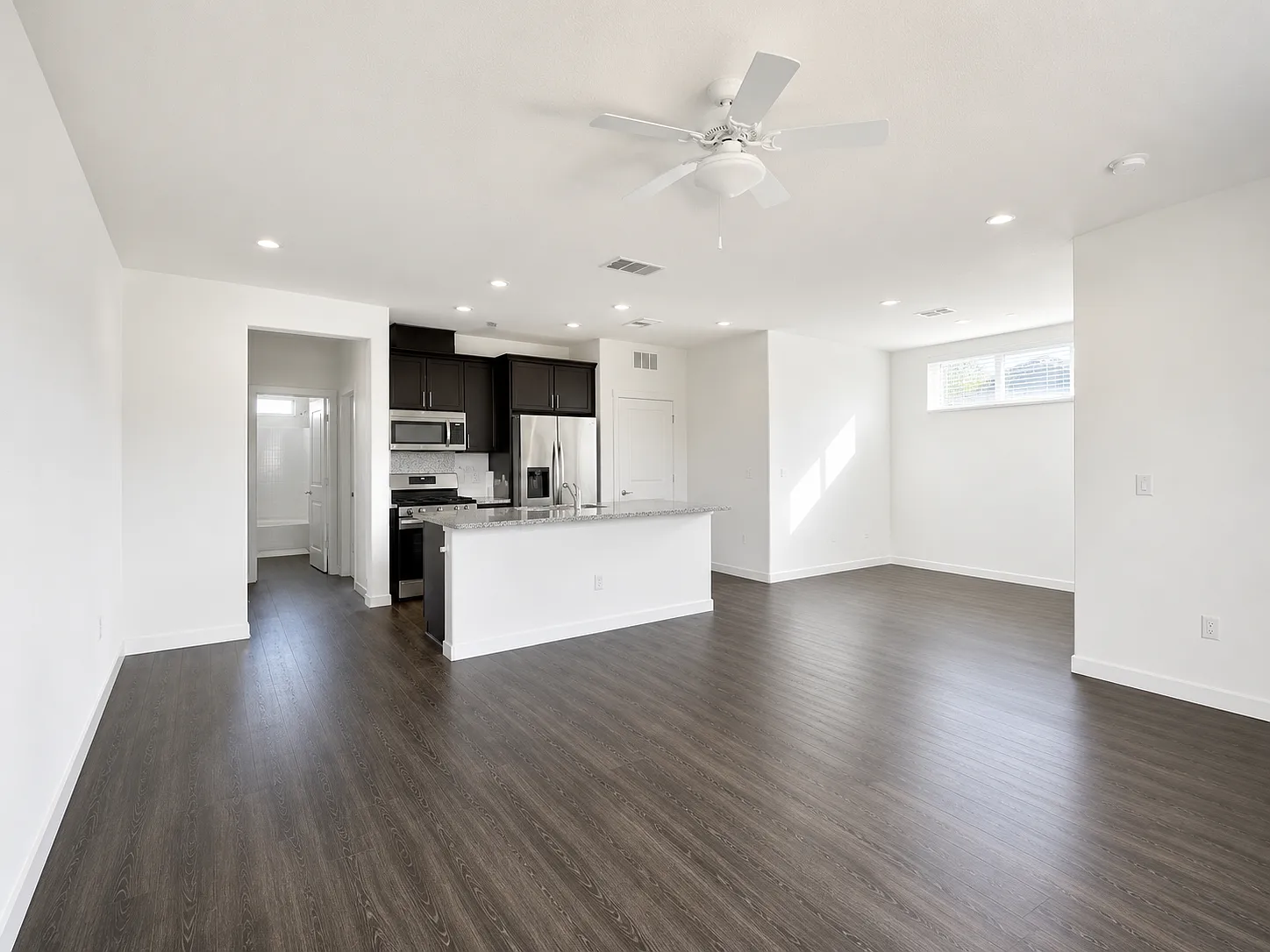 1 bed, 742 sqft, $2,300 — Photo 1