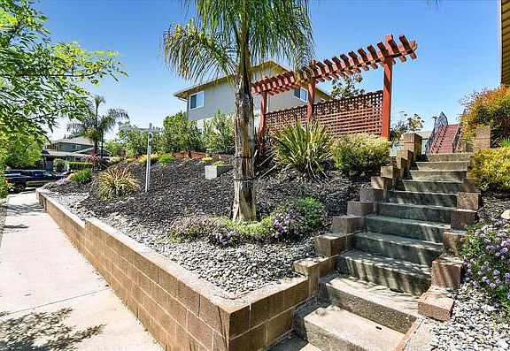 2nd image of 115 Towne Ter #8