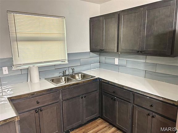 4th image of 1436 Leroy Ave