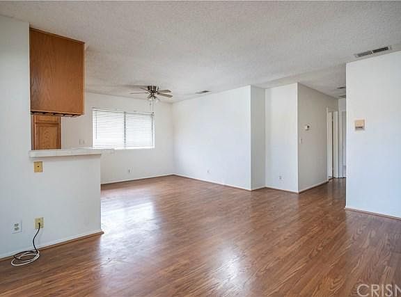 4th image of 23548 Newhall Ave APT 1