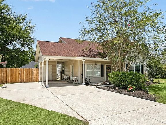 2nd image of 44163 Wedgewood Ct