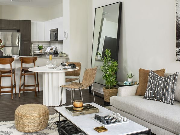 350 S Jackson St APT 418