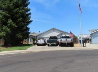 1324 Shirley Ave, Clovis, CA 93611