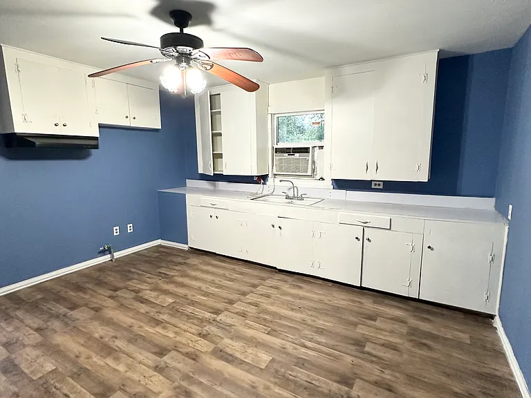 610 Sunset Dr — Photo 2