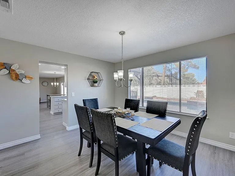 2247 Marlboro Dr — Photo 36