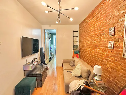 Rented by Doorway NYC, LLC | media 1