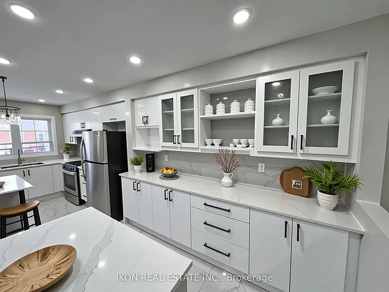 67 Sprucedale Way E — Photo 7