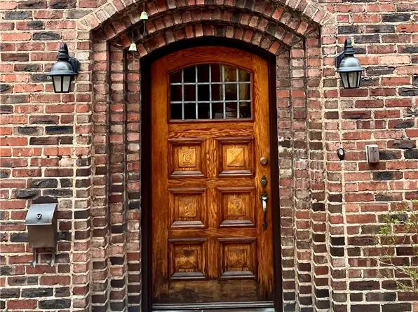 1252 Bellerock St, Pittsburgh, PA 15217