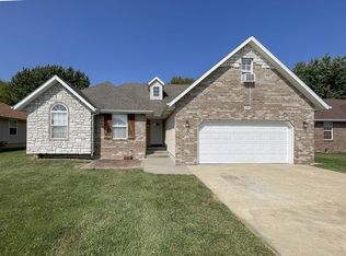 3903 S Walnut Hill Ave, Springfield, MO 65807