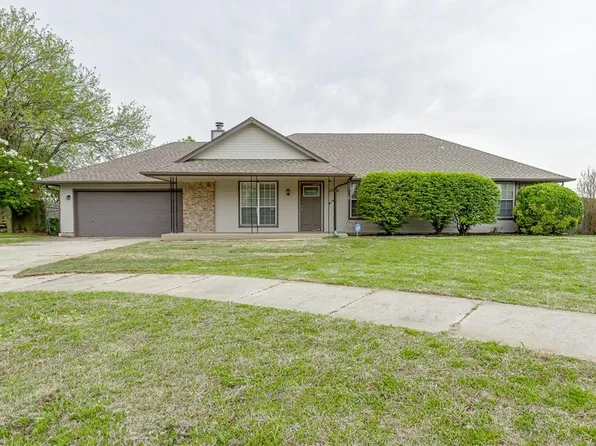 2000 Burgundy Ct, Norman, OK 73071