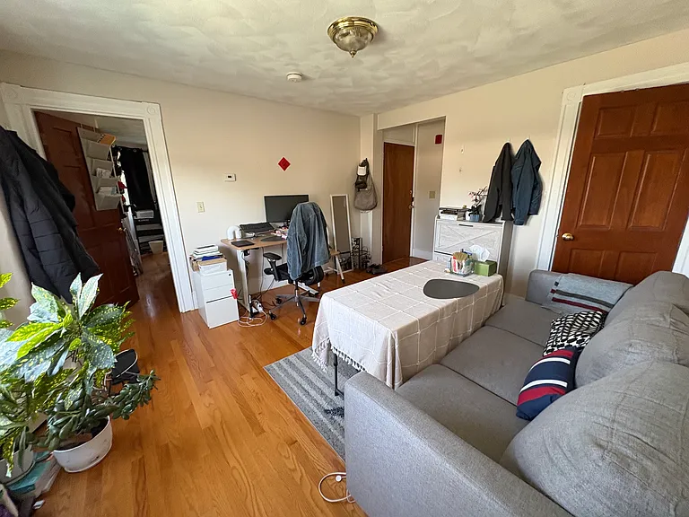 235 Columbia St #4L — Photo 5
