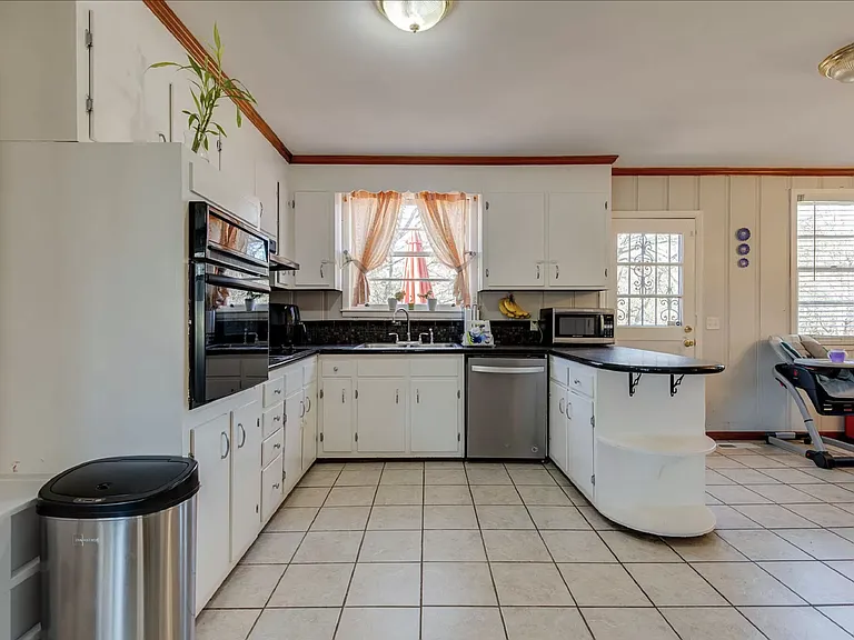 366 Brewer Dr — Photo 9