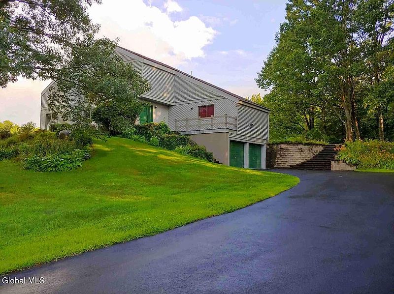 2nd image of 2537 Old Mill Road