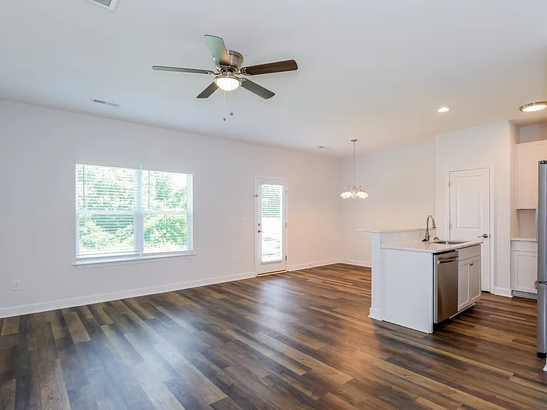 109 McLean St — Photo 4