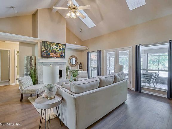 5th image of 2285 Hammock Oaks Dr N