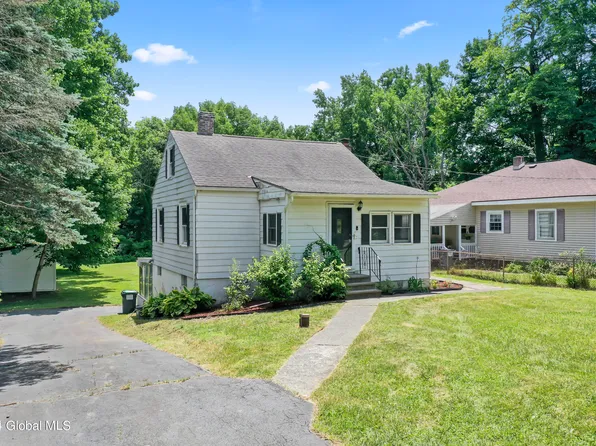 194 Speigletown Road, Troy, NY 12182